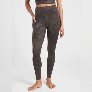 Athleta Salutation Stash Pocket II Printed Tight